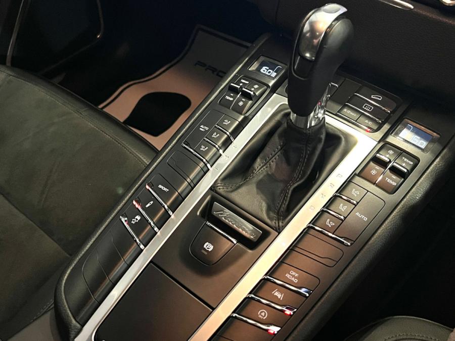 MACAN S - Image 12